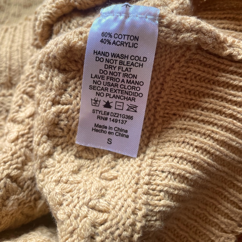 Altar’s State Sweater - Picture 4 of 6